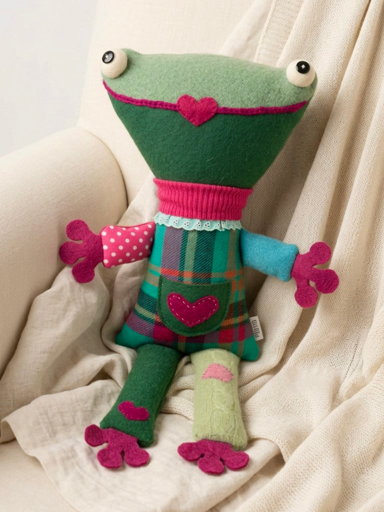 Delia the Oddkin Frog