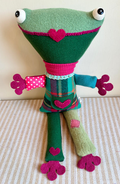 Delia the Oddkin Frog