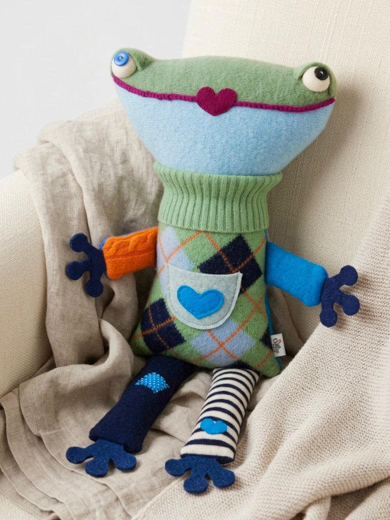 Celia the Oddkin Frog