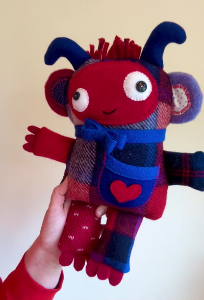 Wobbles the Snugglehorn