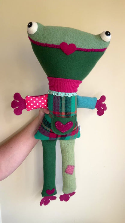 Delia the Oddkin Frog